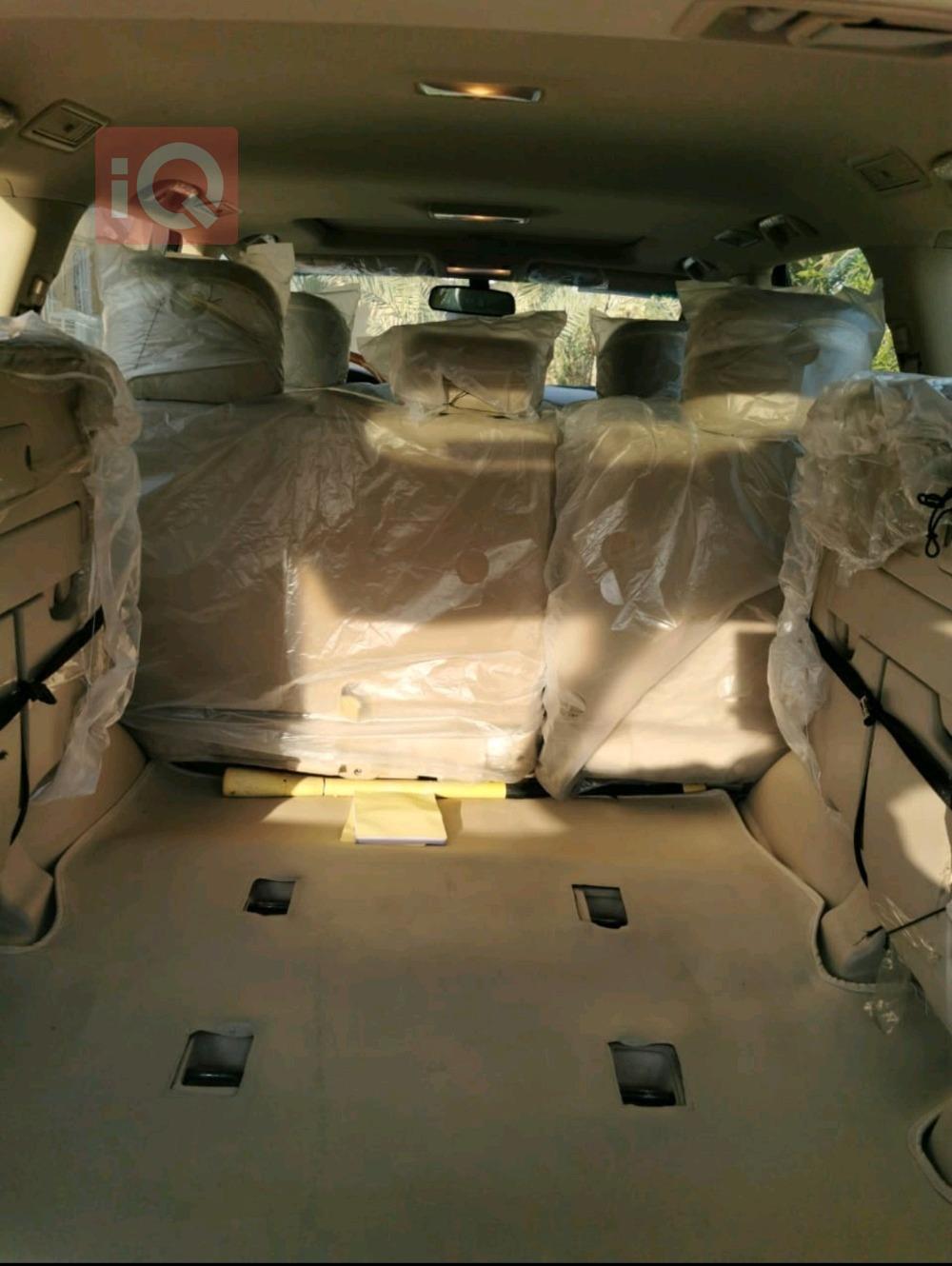 تۆیۆتا لاند کروزەر